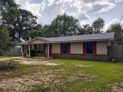 Home For Rent in Pace, Florida