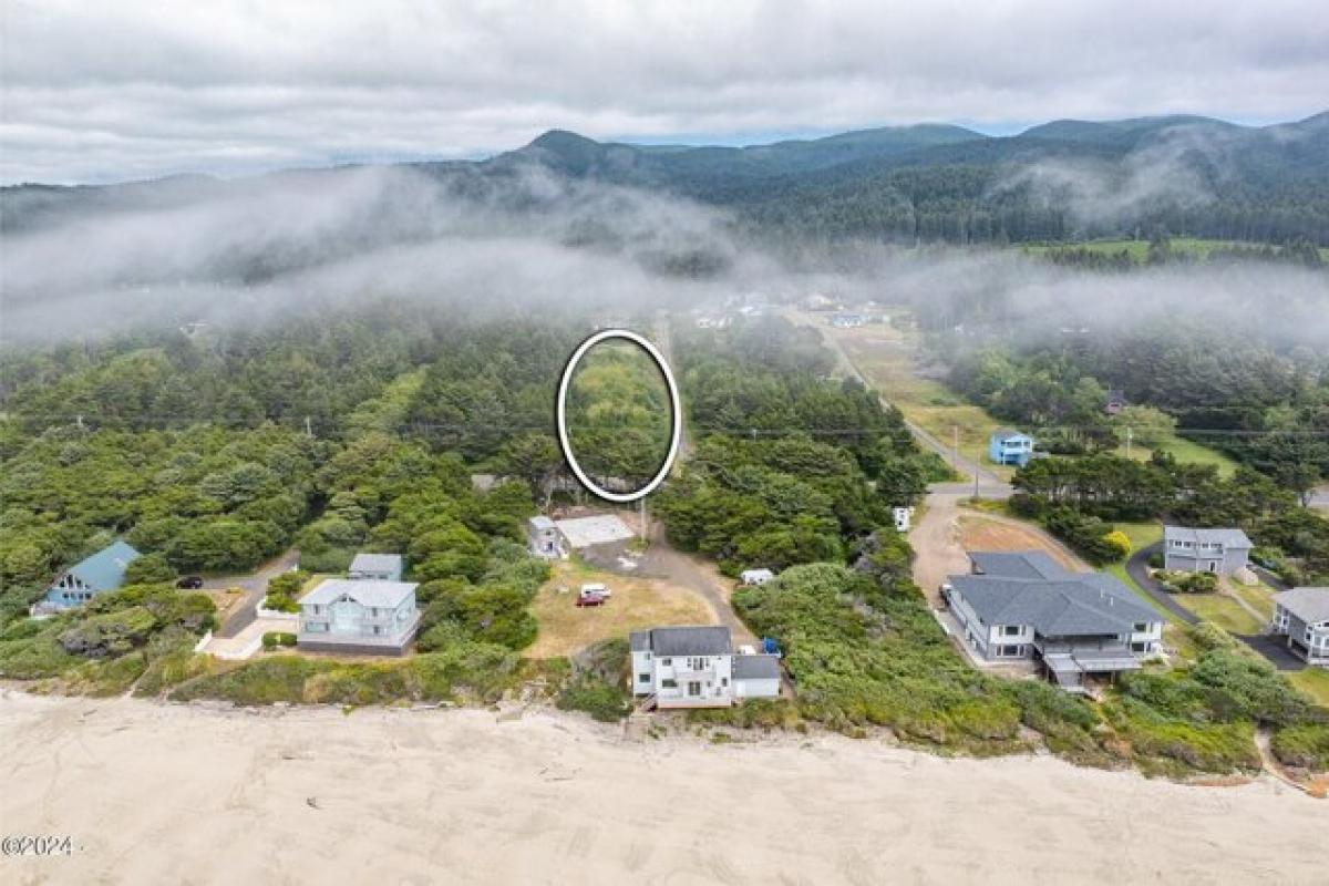 Picture of Residential Land For Sale in Yachats, Oregon, United States