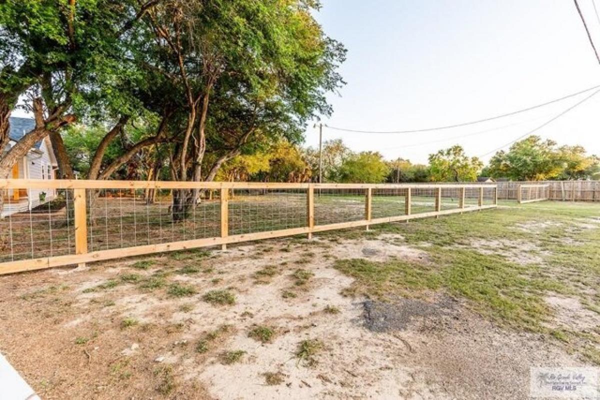 Picture of Residential Land For Sale in Olmito, Texas, United States