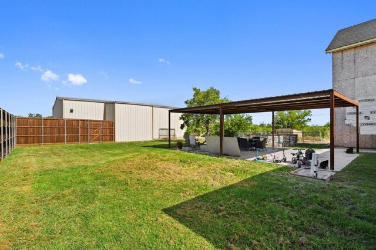 Picture of Home For Sale in Ponder, Texas, United States