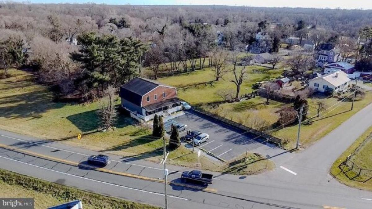 Picture of Home For Sale in Pilesgrove, New Jersey, United States