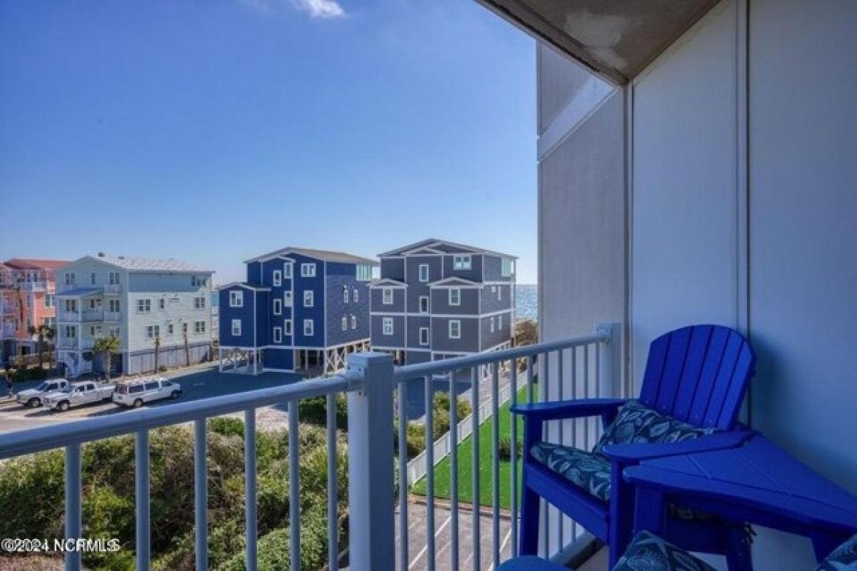 Picture of Home For Sale in North Topsail Beach, North Carolina, United States