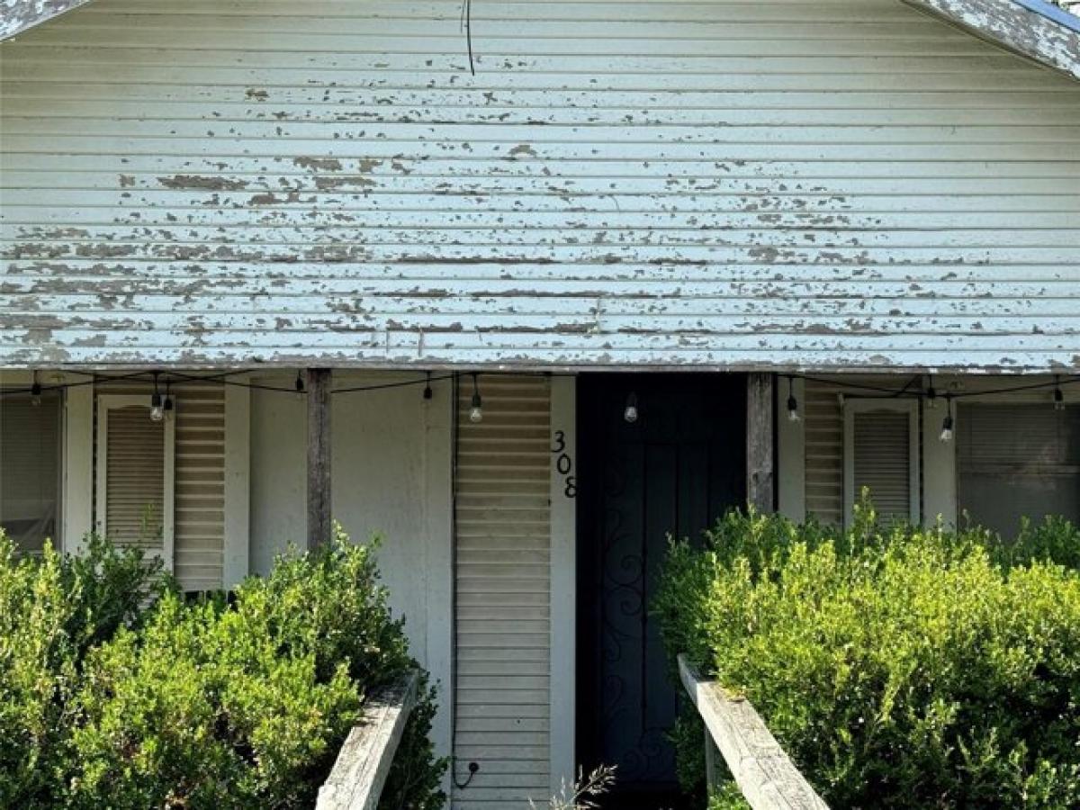 Picture of Home For Sale in Coleman, Texas, United States