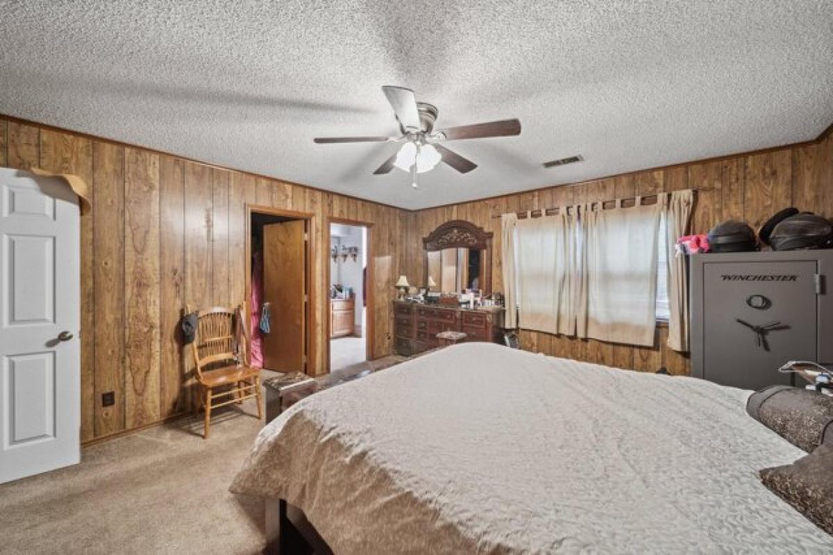 Picture of Home For Sale in Eucha, Oklahoma, United States