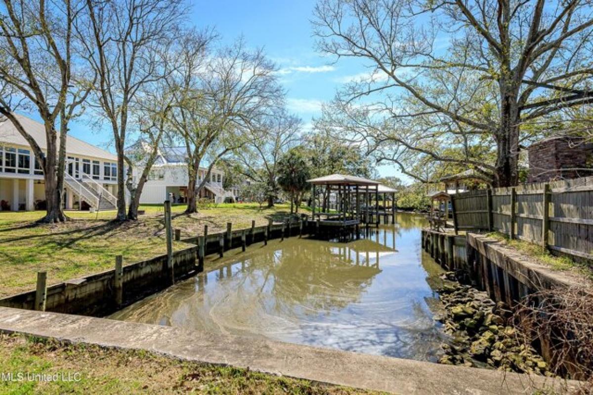 Picture of Residential Land For Sale in Pascagoula, Mississippi, United States