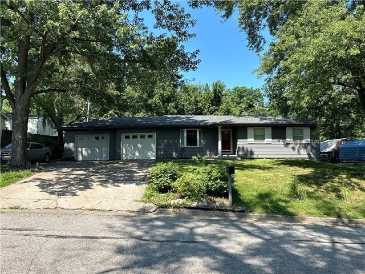 Picture of Home For Sale in Leavenworth, Kansas, United States