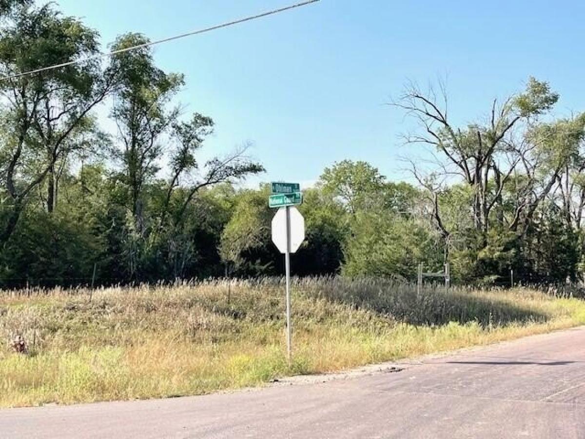 Picture of Residential Land For Sale in Mitchell, South Dakota, United States