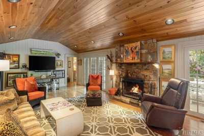 Home For Sale in Highlands, North Carolina