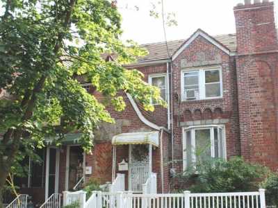 Home For Sale in Laurelton, New York