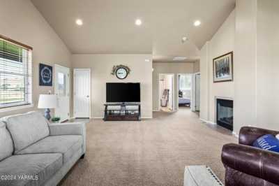 Home For Sale in Selah, Washington