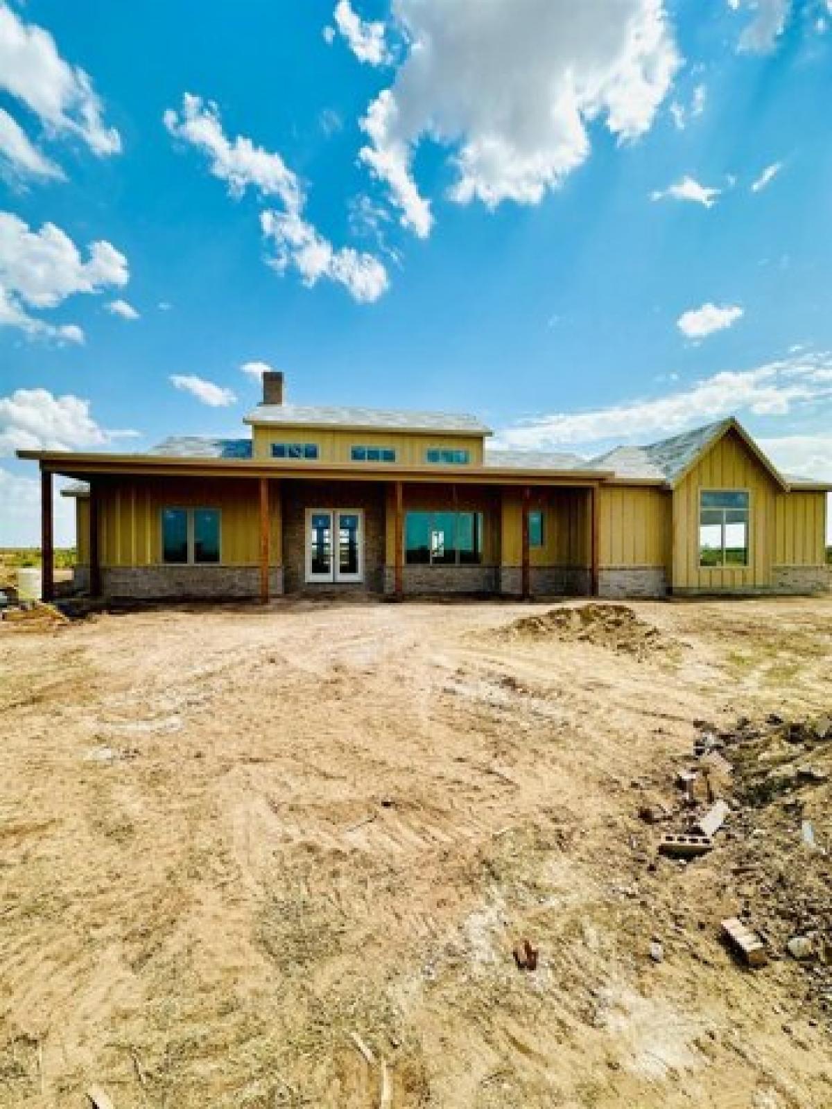 Picture of Home For Sale in Ropesville, Texas, United States