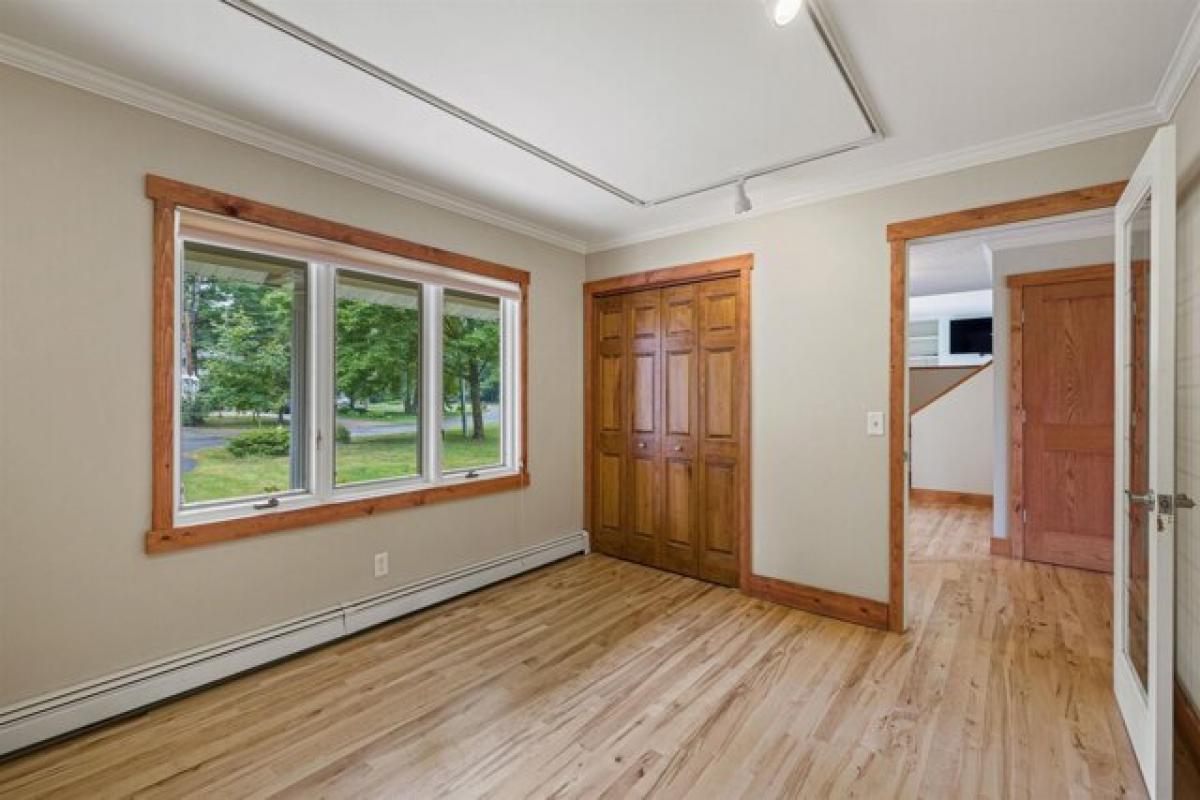 Picture of Home For Sale in Stevens Point, Wisconsin, United States