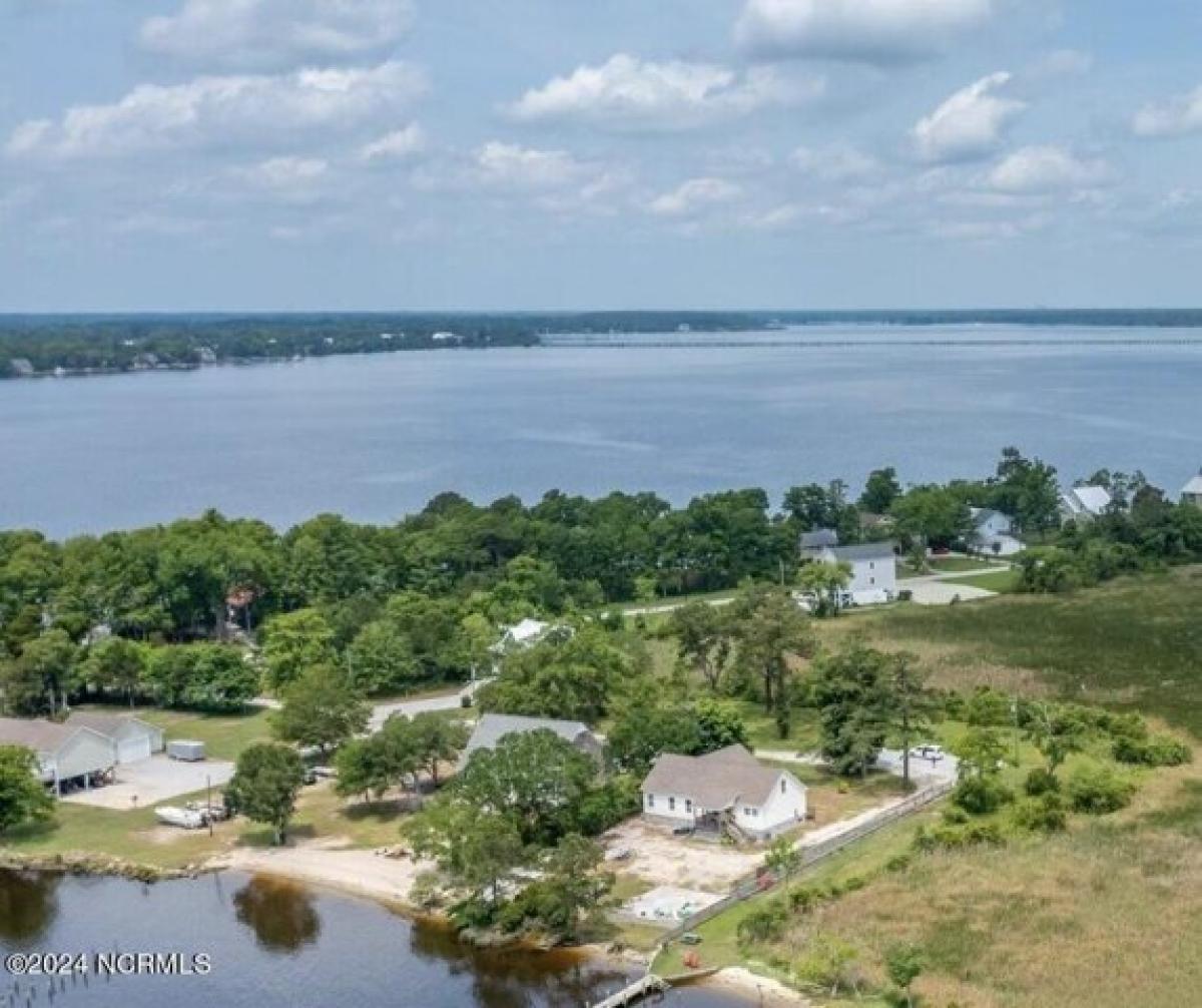 Picture of Residential Land For Sale in New Bern, North Carolina, United States