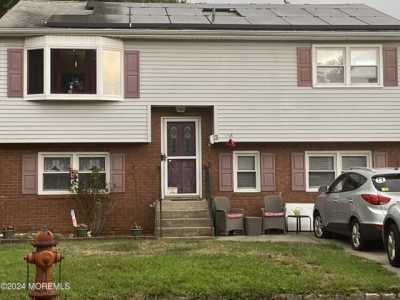 Home For Sale in Keansburg, New Jersey