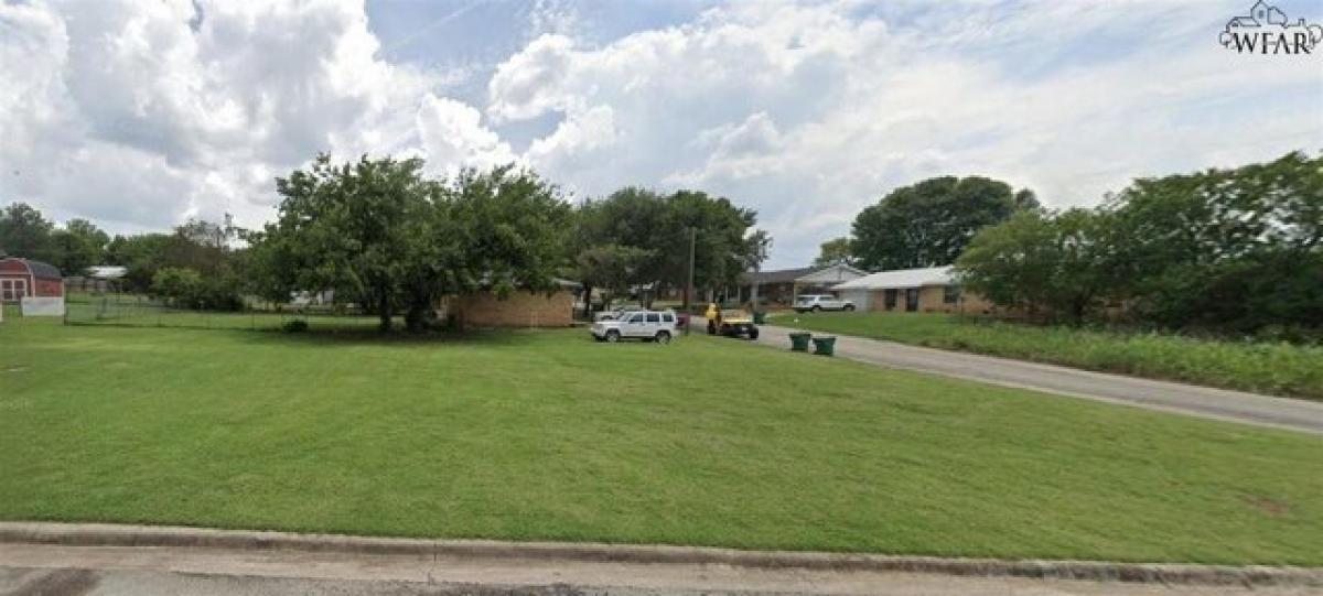 Picture of Residential Land For Sale in Henrietta, Texas, United States