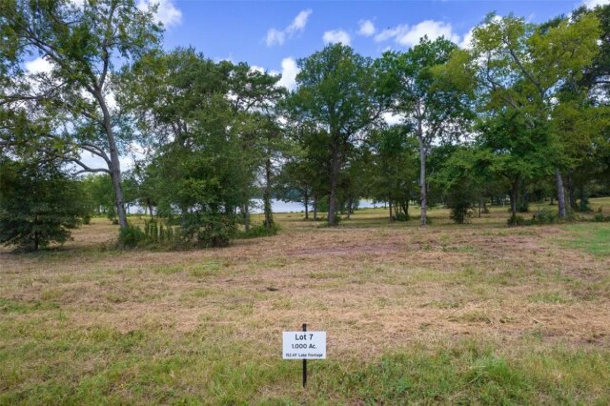 Picture of Residential Land For Sale in Mount Pleasant, Texas, United States