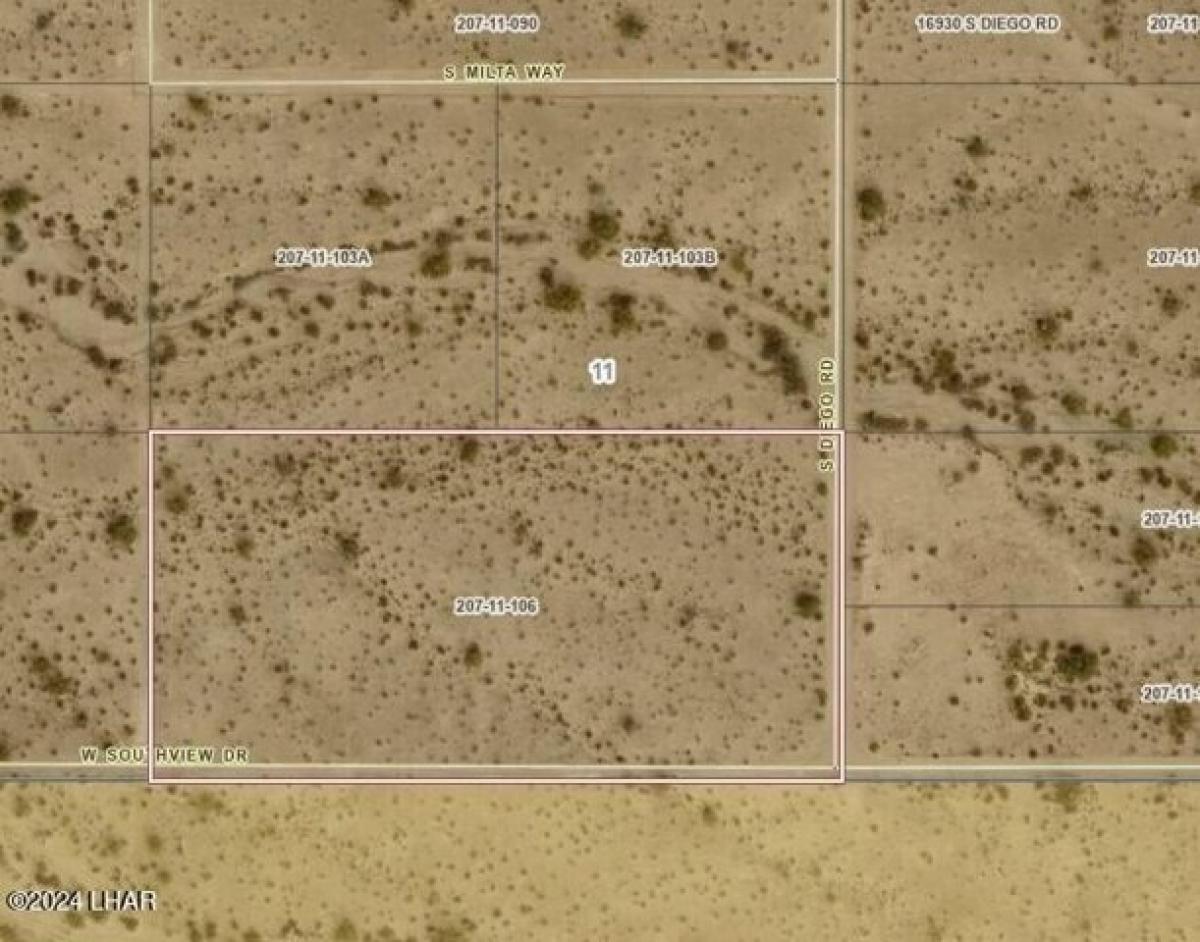 Picture of Residential Land For Sale in Yucca, Arizona, United States