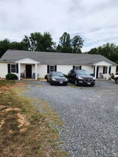 Home For Sale in Huddleston, Virginia