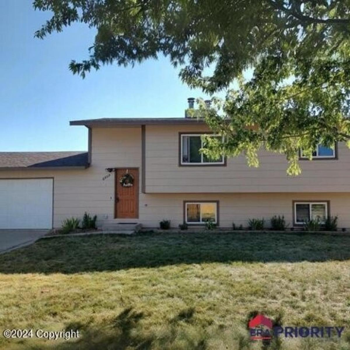 Picture of Home For Sale in Gillette, Wyoming, United States