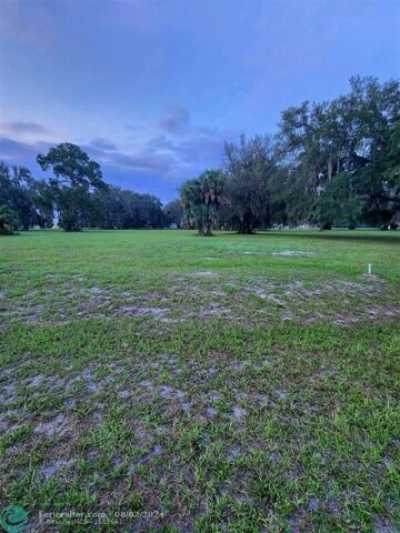 Residential Land For Sale in Crescent City, Florida