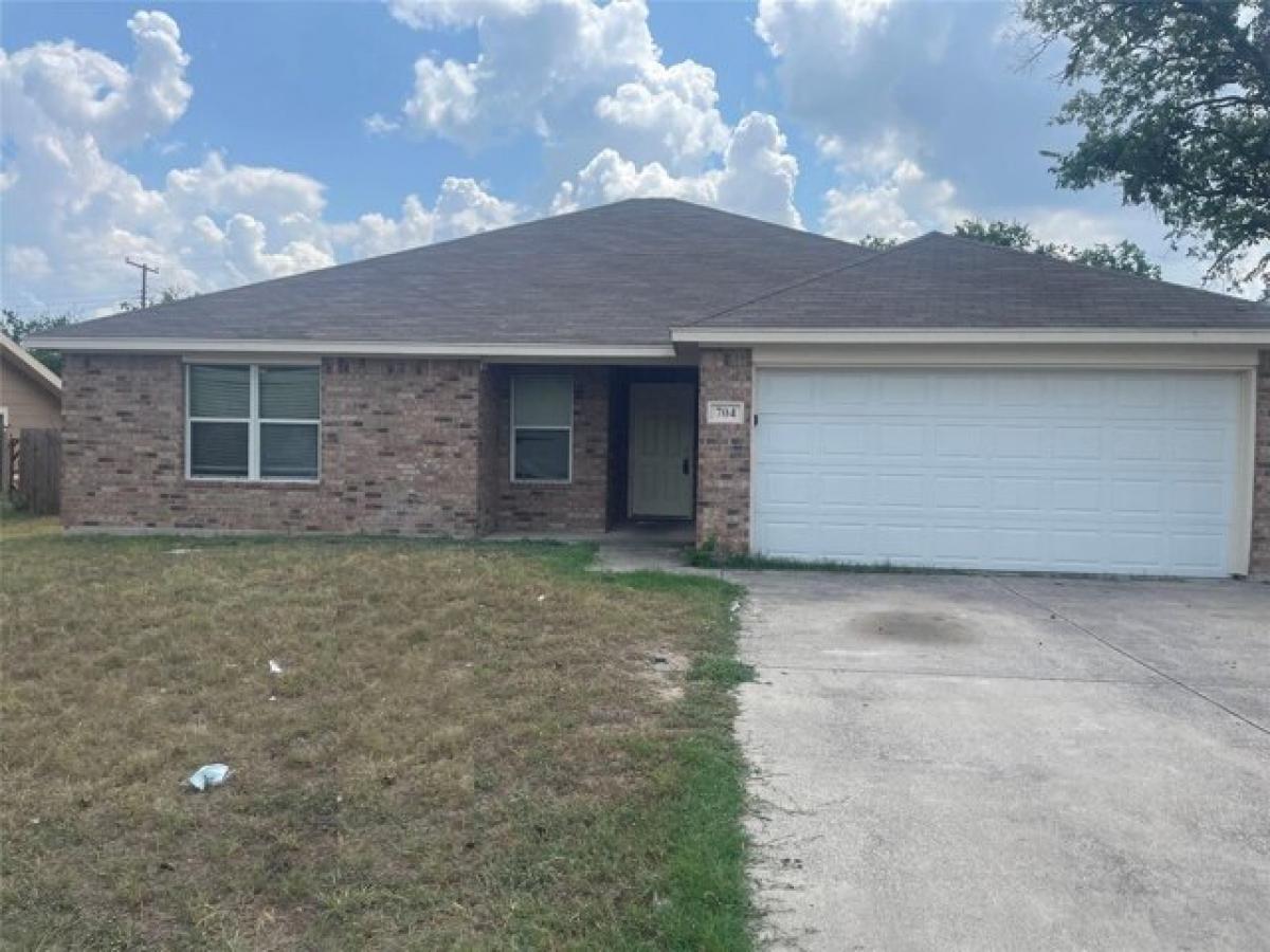 Picture of Home For Sale in White Settlement, Texas, United States