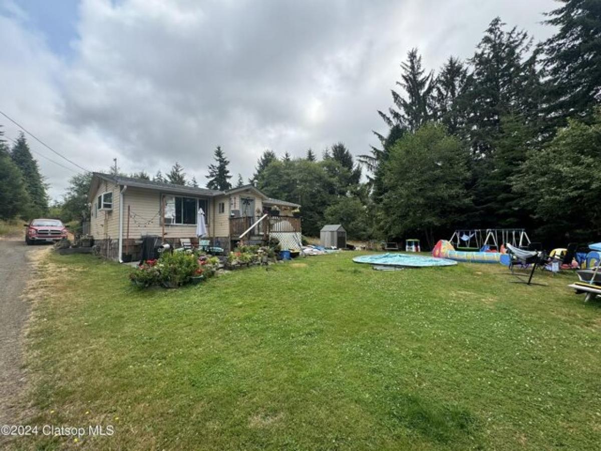 Picture of Home For Sale in Astoria, Oregon, United States