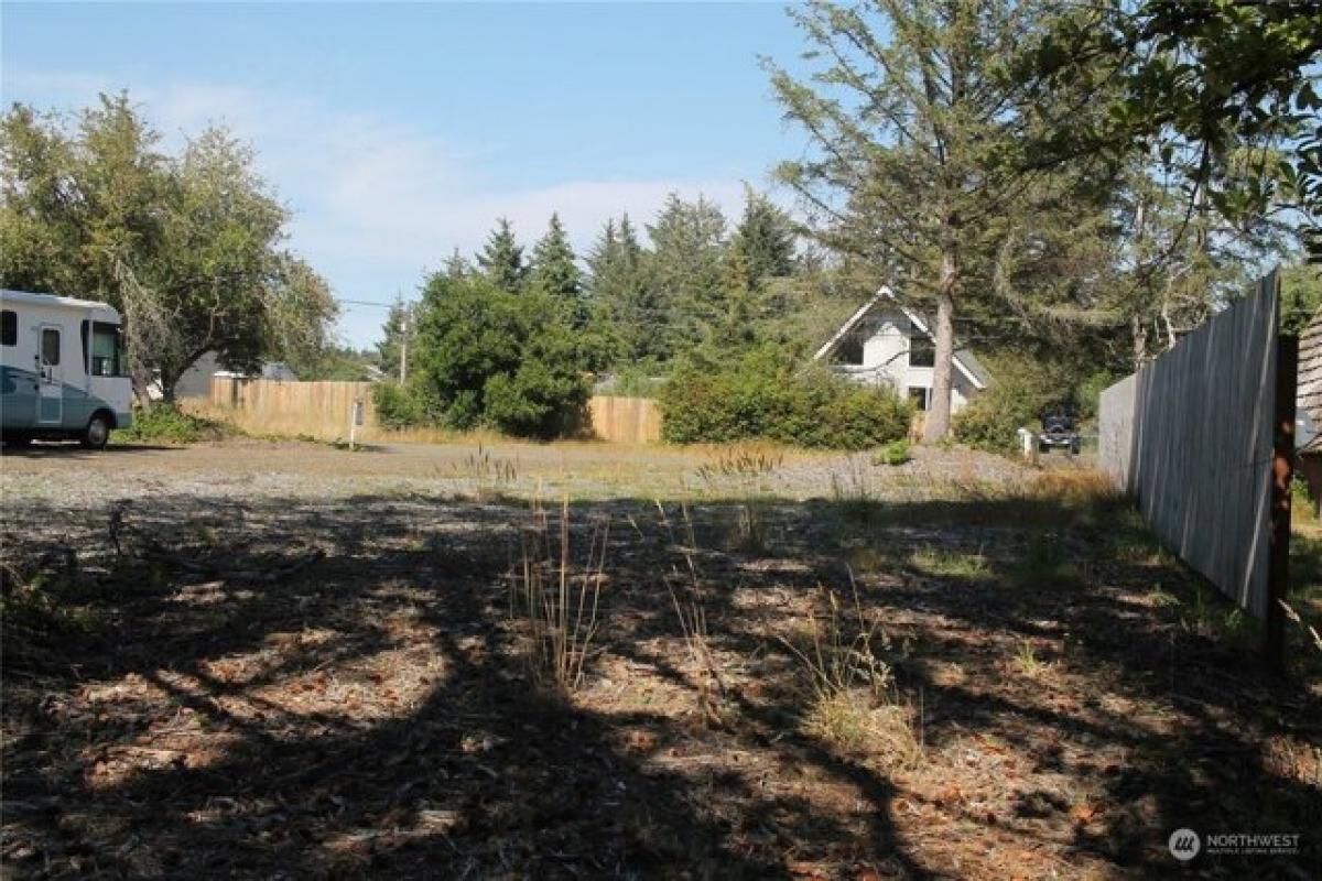 Picture of Residential Land For Sale in Ocean Shores, Washington, United States