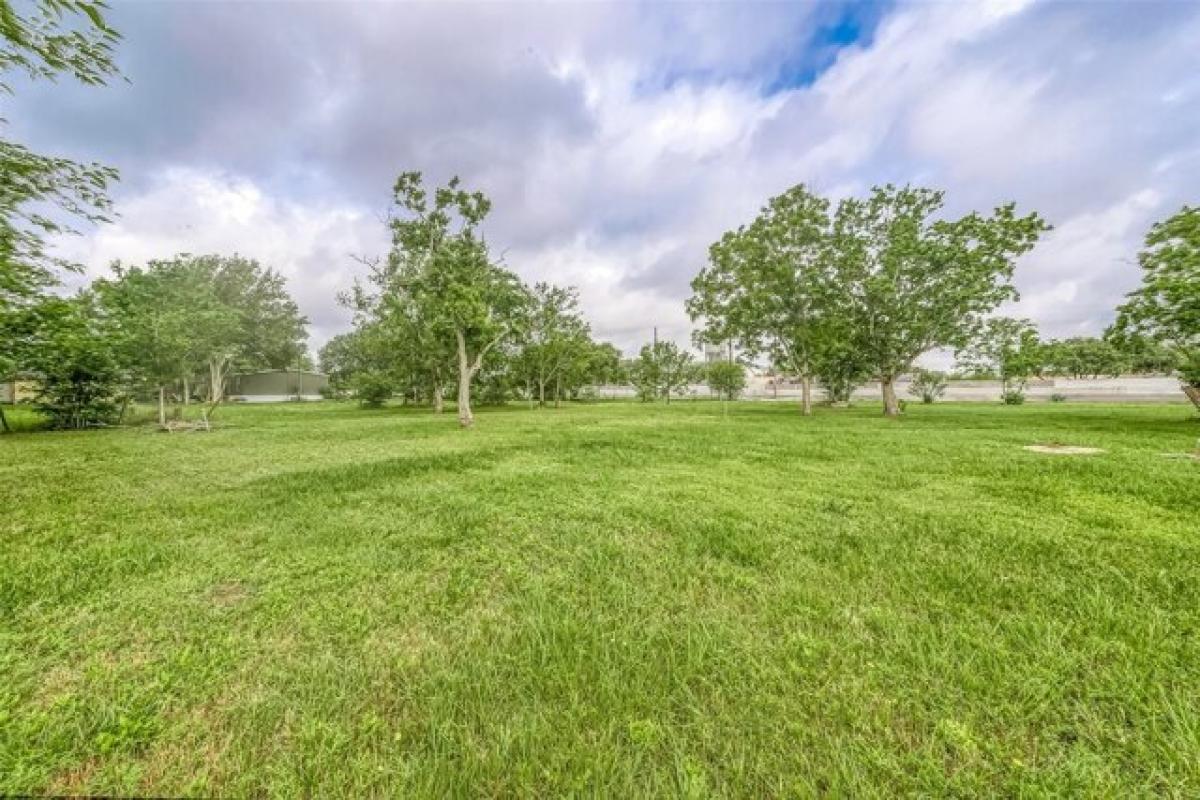 Picture of Residential Land For Sale in Needville, Texas, United States