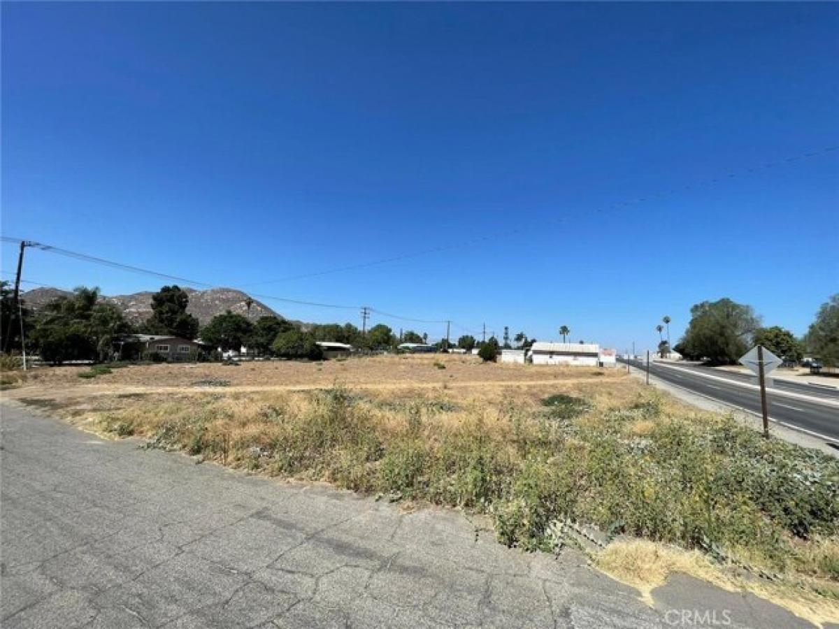 Picture of Residential Land For Sale in Homeland, California, United States