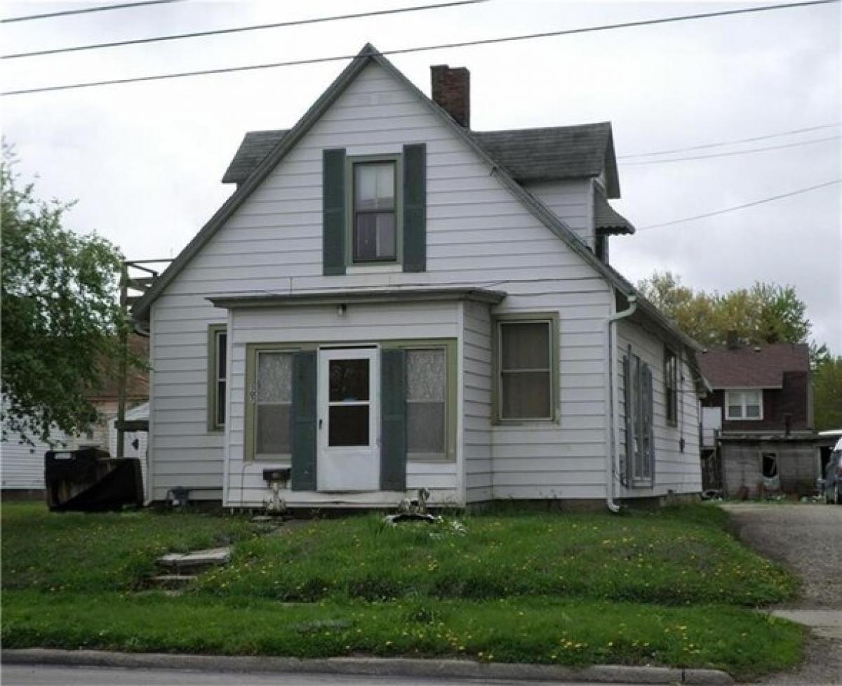 Picture of Home For Sale in Newton, Iowa, United States