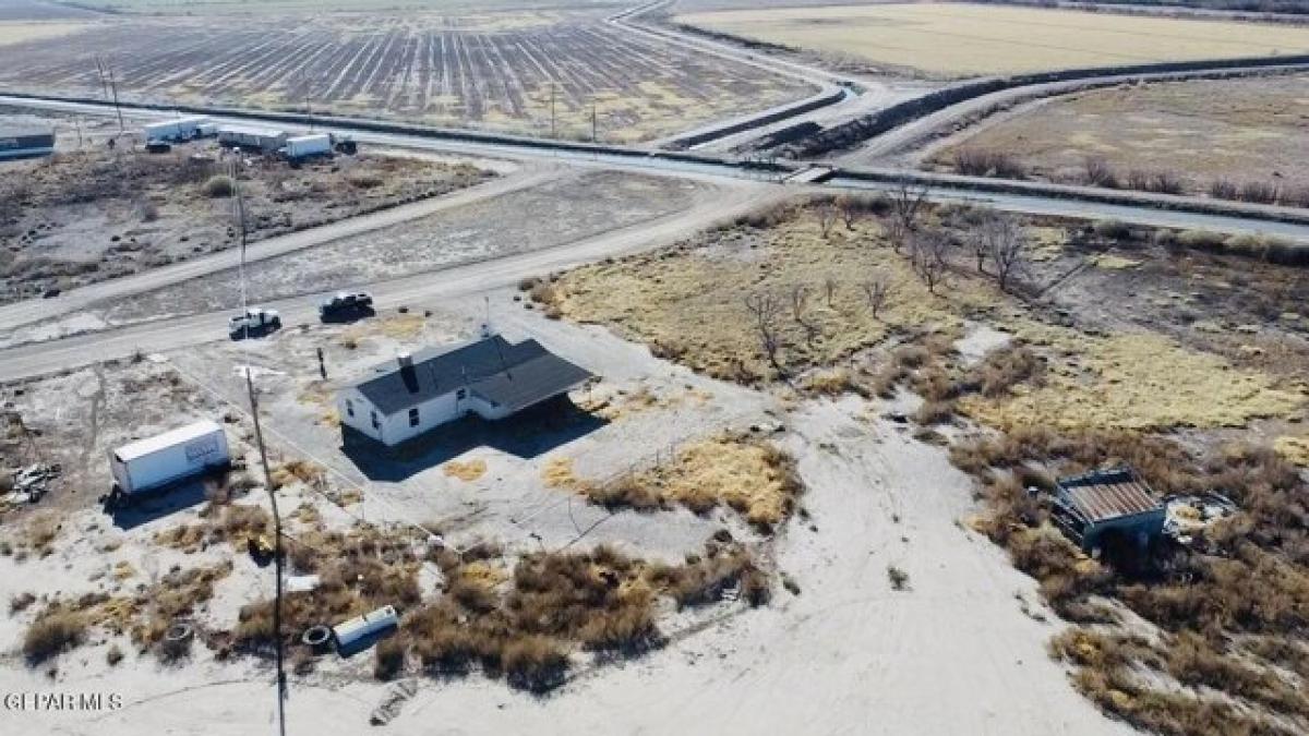 Picture of Residential Land For Sale in Fort Hancock, Texas, United States