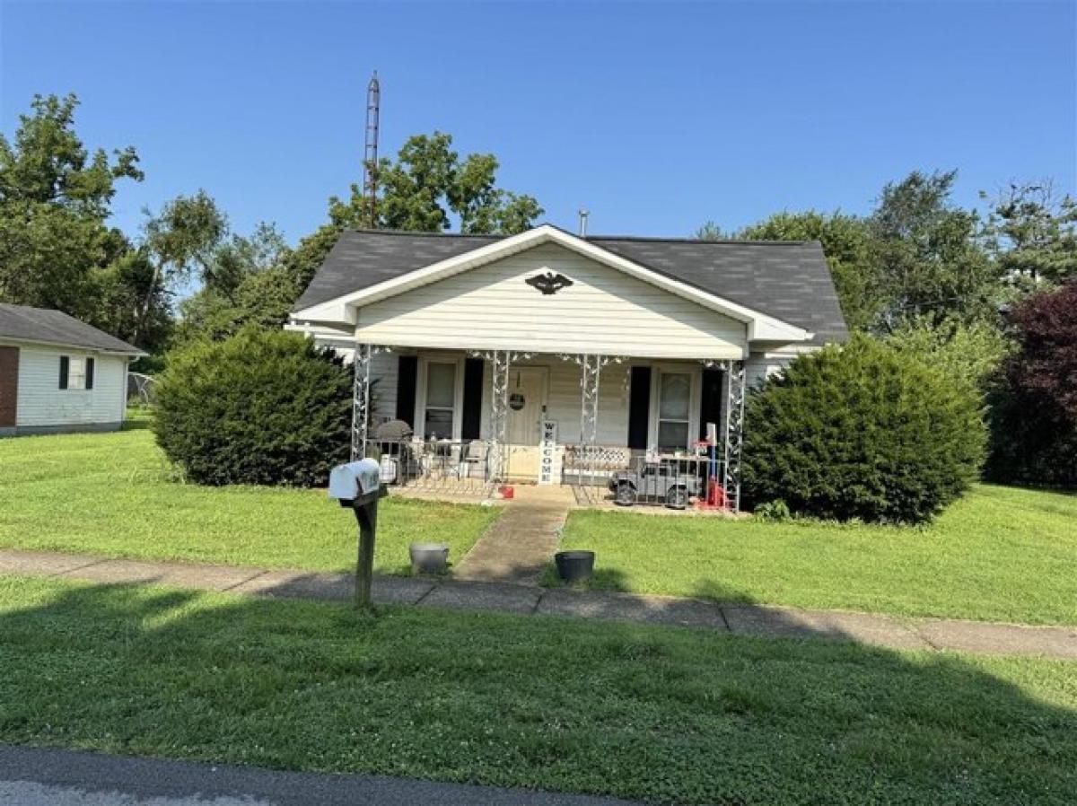 Picture of Home For Sale in Smiths Grove, Kentucky, United States