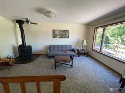 Home For Sale in Rosburg, Washington