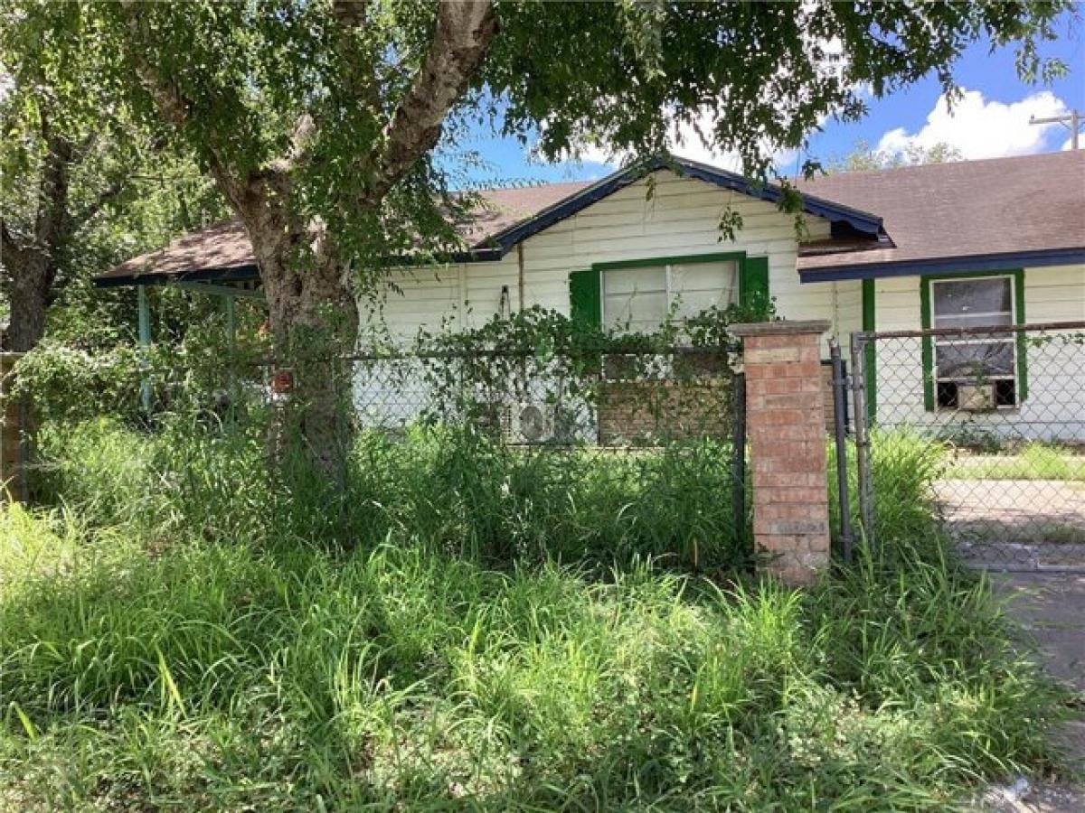 Picture of Home For Sale in Alice, Texas, United States