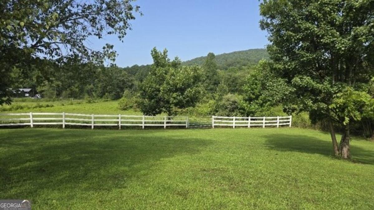 Picture of Home For Sale in Clarkesville, Georgia, United States