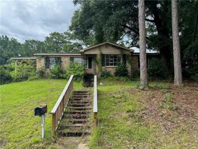 Home For Sale in Chickasaw, Alabama