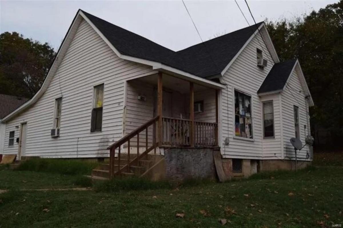 Picture of Home For Sale in Poplar Bluff, Missouri, United States