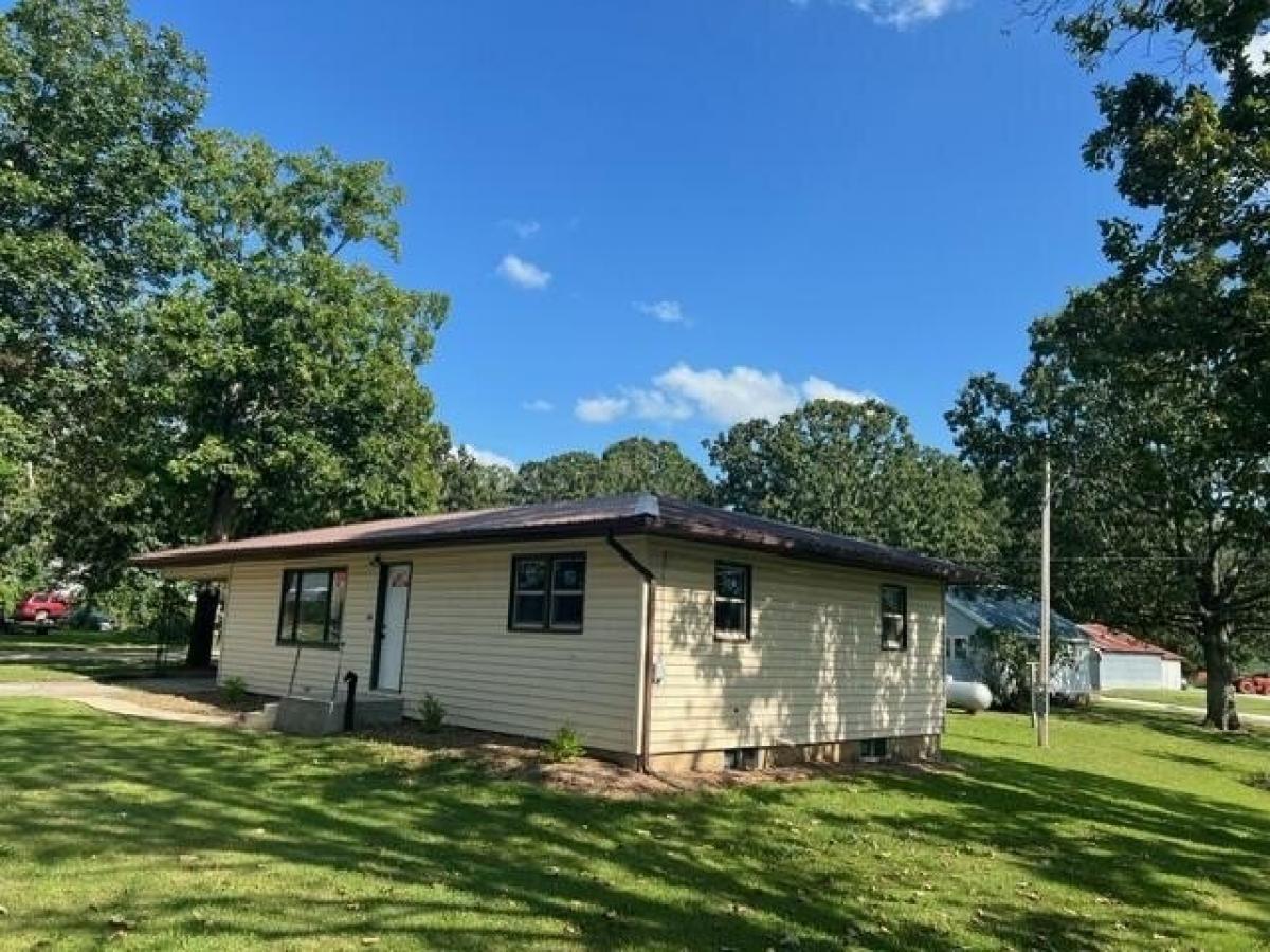 Picture of Home For Sale in Licking, Missouri, United States