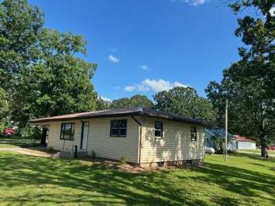 Home For Sale in Licking, Missouri