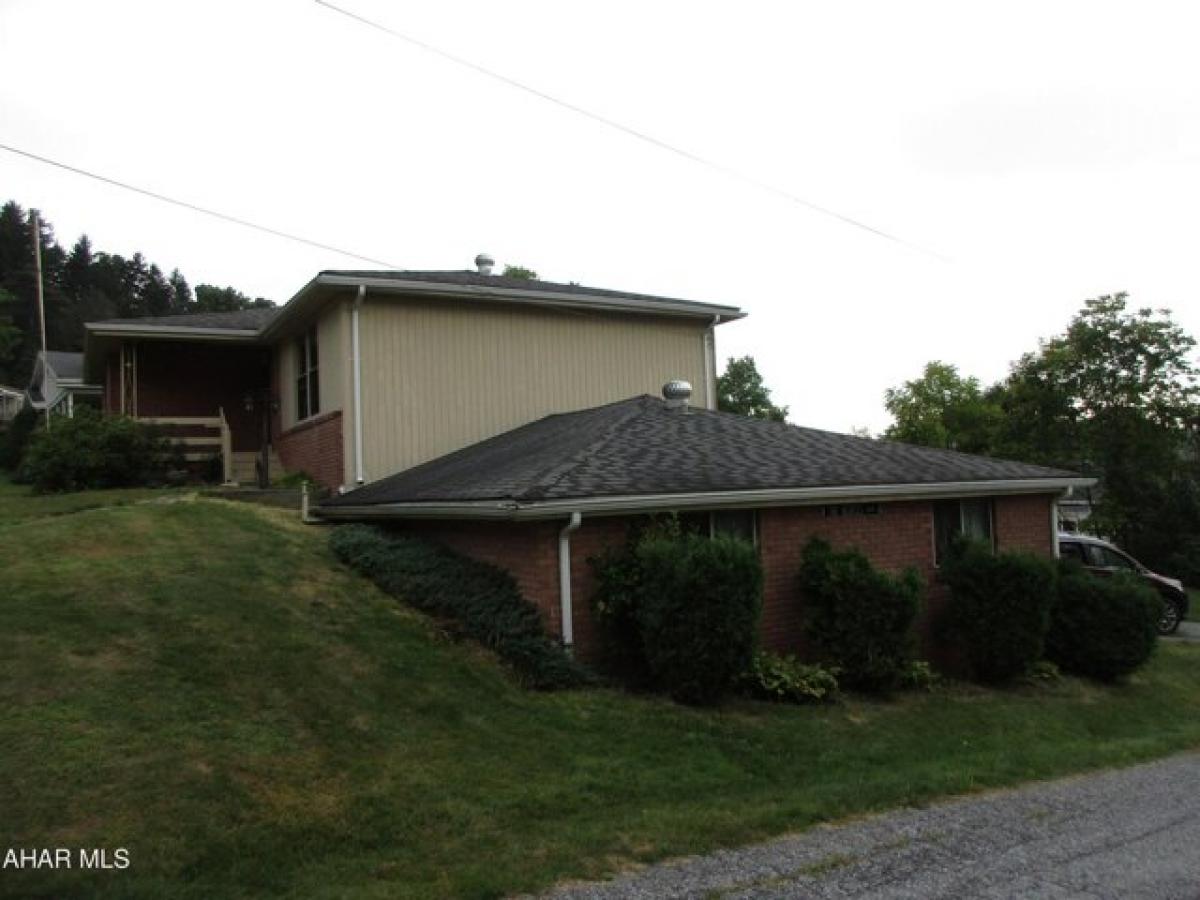 Picture of Home For Sale in Hastings, Pennsylvania, United States