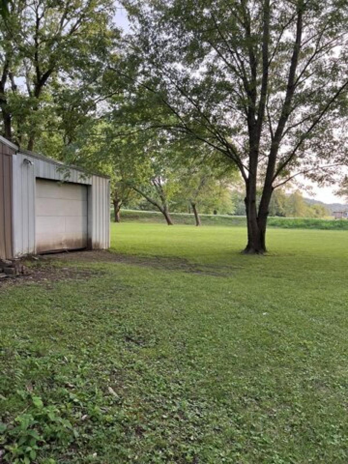 Picture of Home For Sale in Augusta, Kentucky, United States