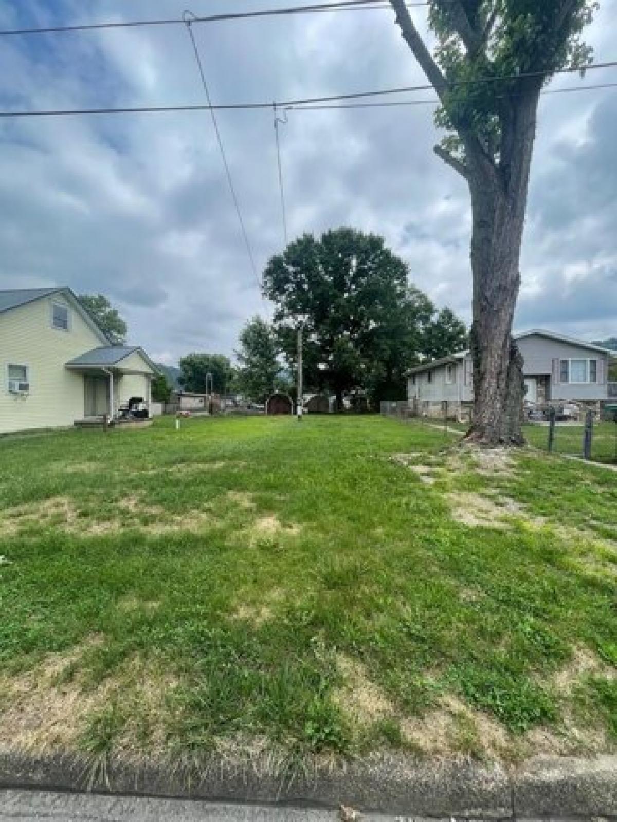 Picture of Residential Land For Sale in Moundsville, West Virginia, United States