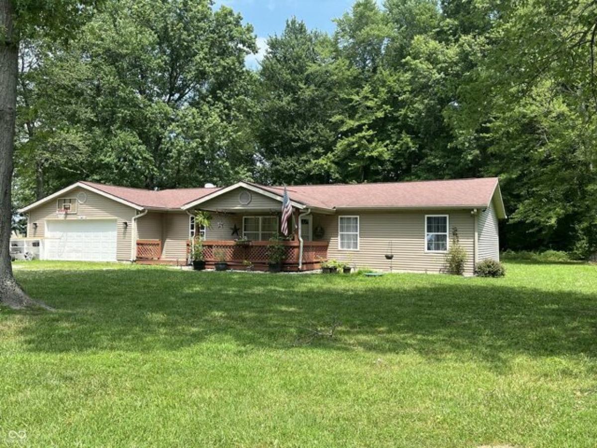 Picture of Home For Sale in Paragon, Indiana, United States