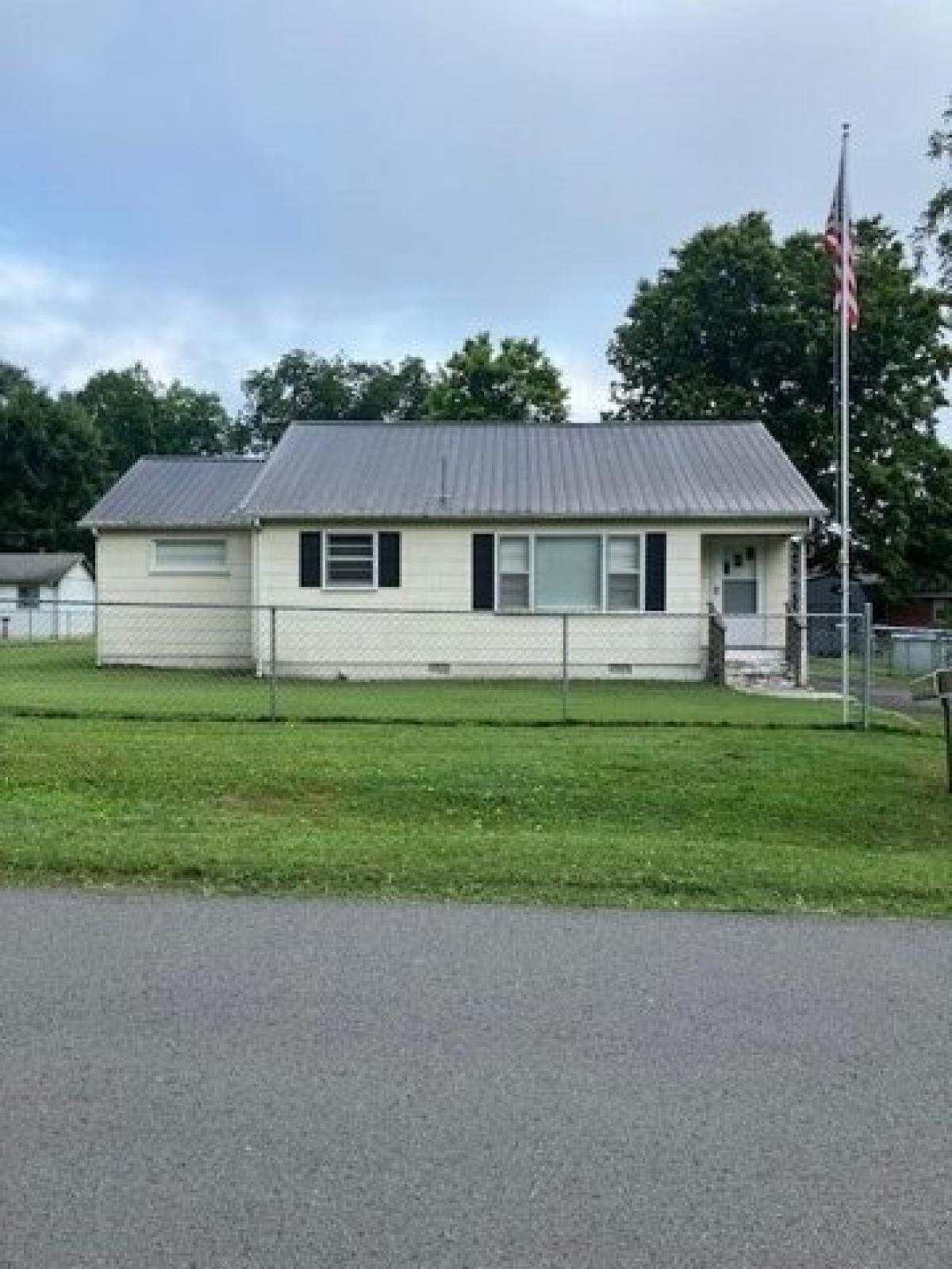 Picture of Home For Sale in Jasper, Tennessee, United States