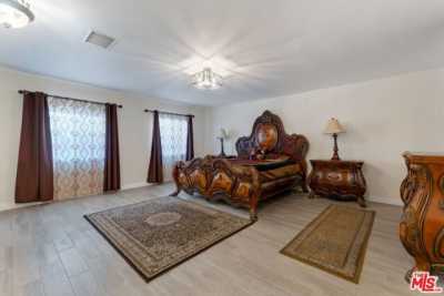 Home For Rent in Tarzana, California