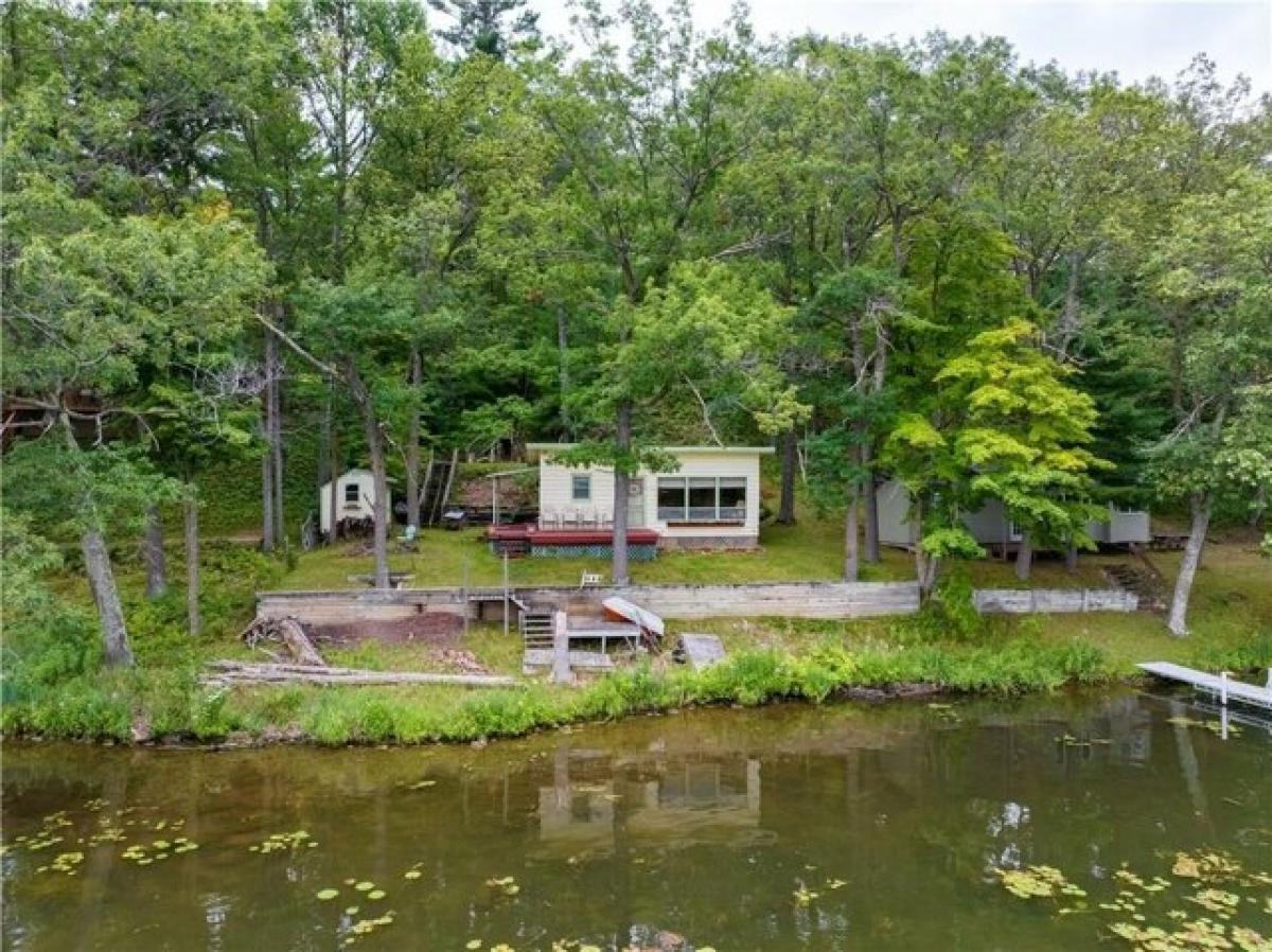 Picture of Home For Sale in Sarona, Wisconsin, United States