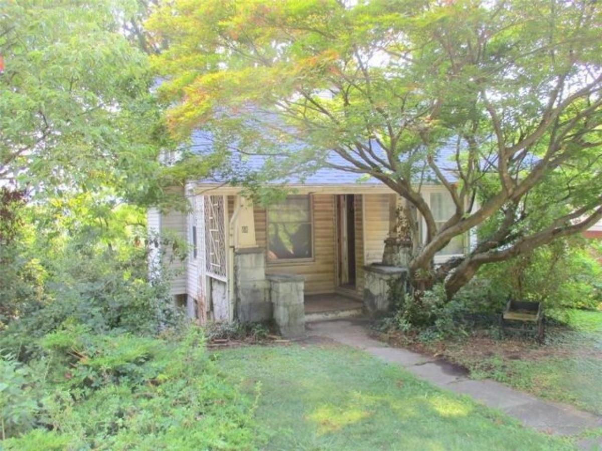 Picture of Home For Sale in Leetsdale, Pennsylvania, United States