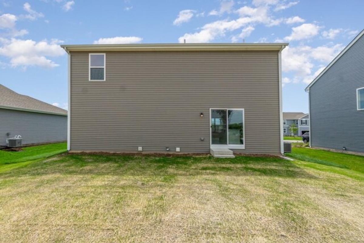 Picture of Home For Sale in Zion, Illinois, United States