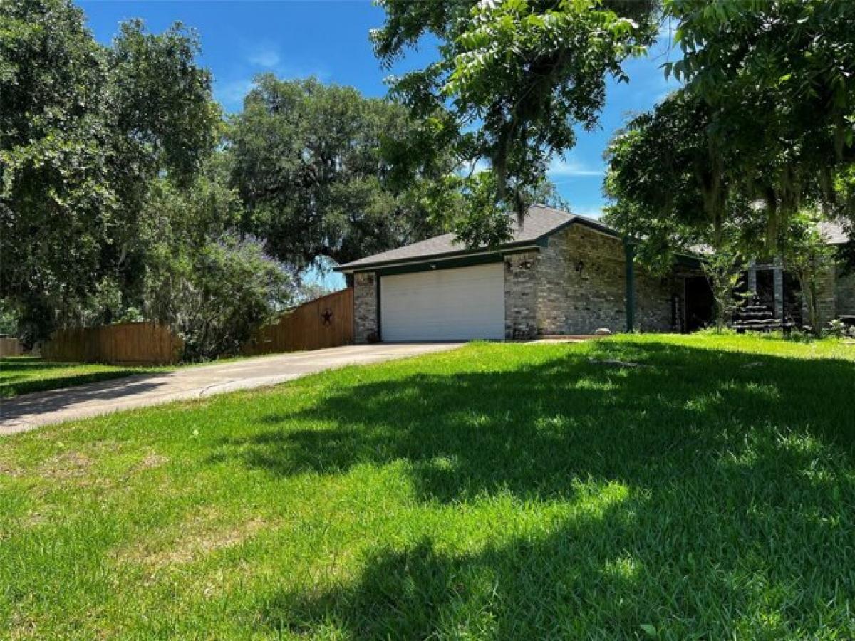 Picture of Home For Sale in West Columbia, Texas, United States