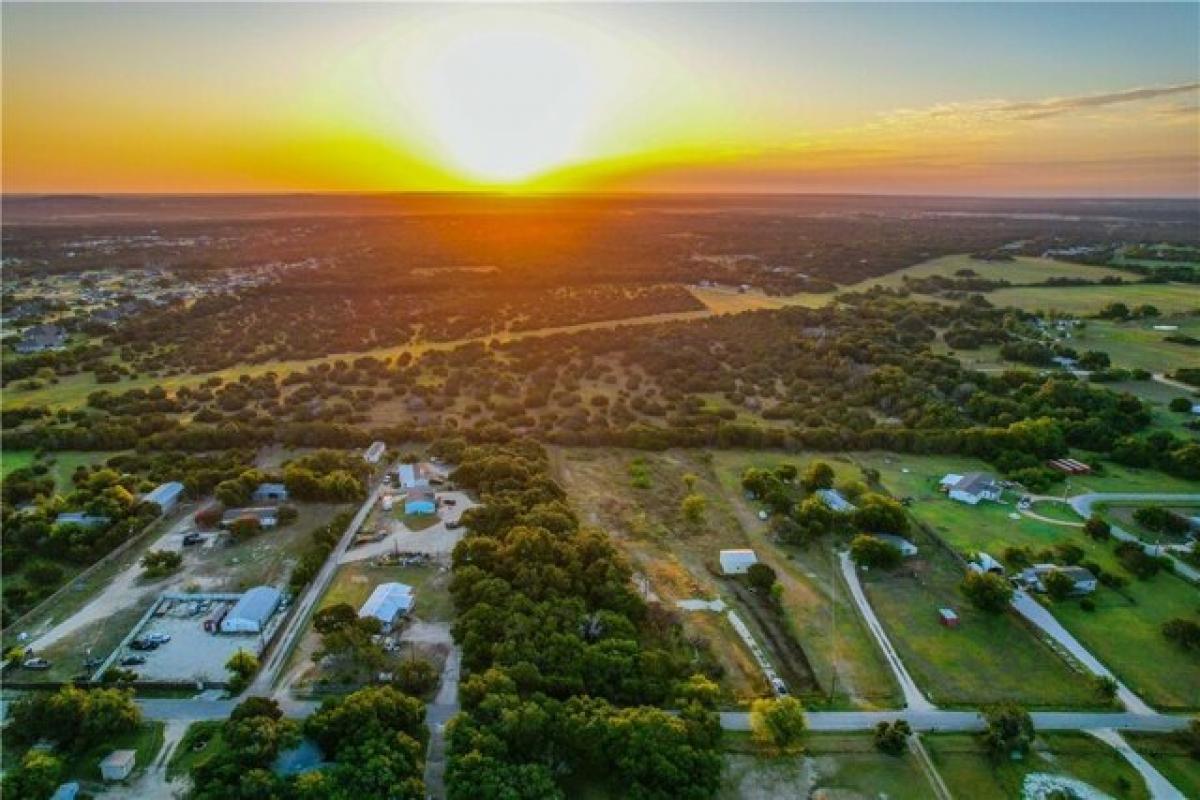 Picture of Residential Land For Sale in Liberty Hill, Texas, United States